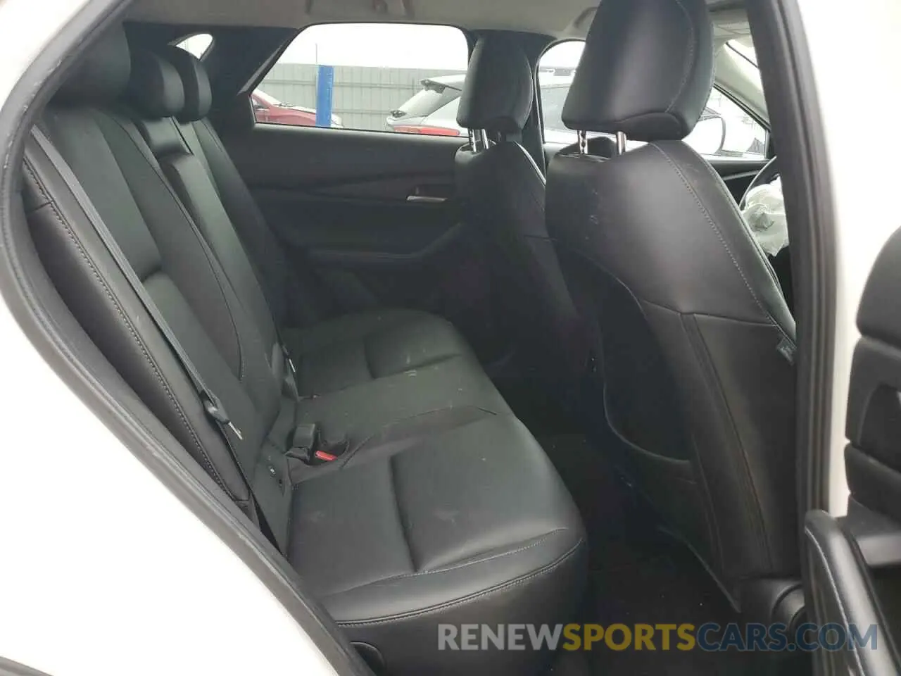 11 Photograph of a damaged car 3MVDMBBL9NM411859 MAZDA CX30 2022
