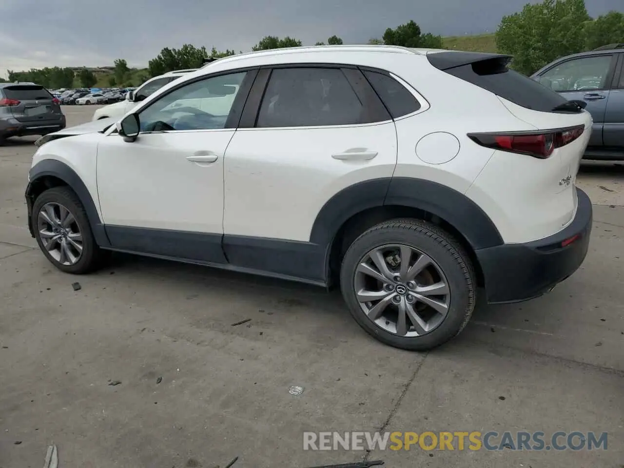 2 Photograph of a damaged car 3MVDMBBL9NM411859 MAZDA CX30 2022