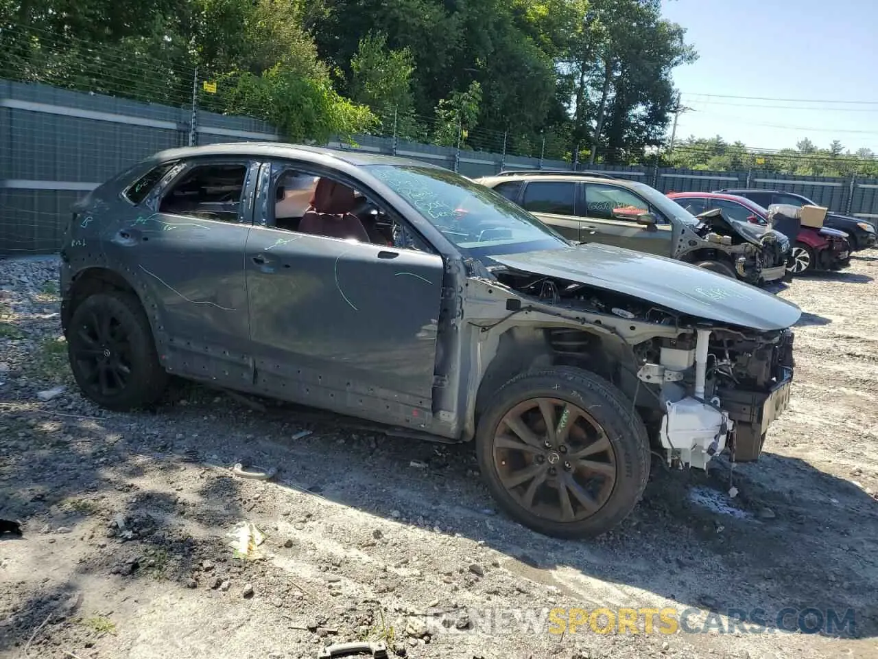 4 Photograph of a damaged car 3MVDMBCL5NM445733 MAZDA CX30 2022