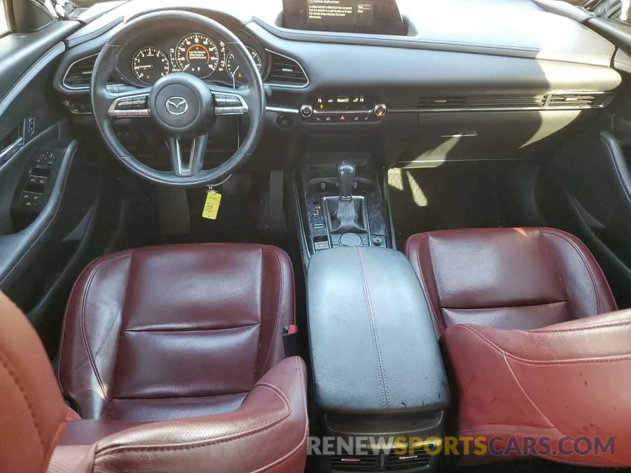 8 Photograph of a damaged car 3MVDMBCL7NM413124 MAZDA CX30 2022