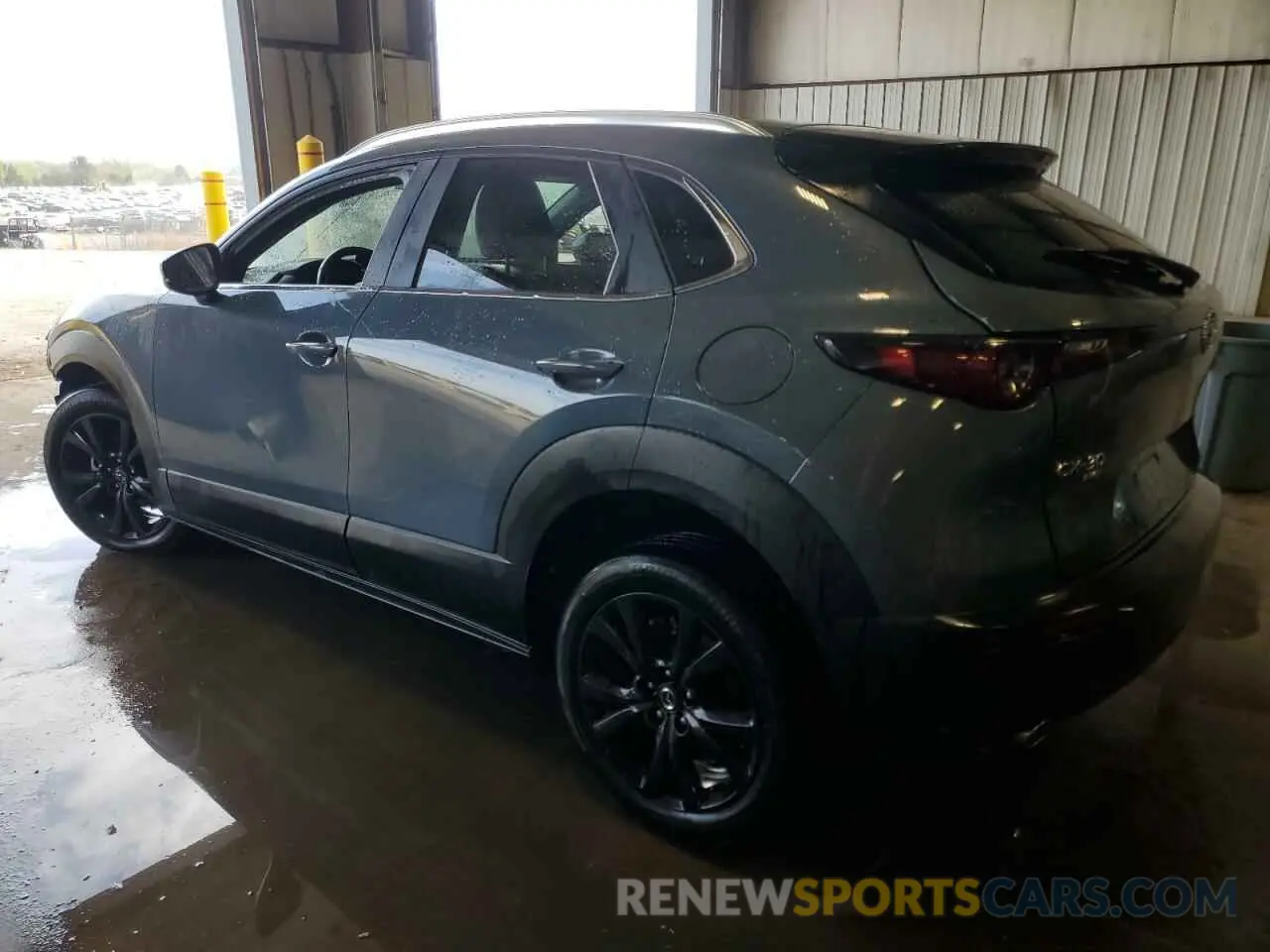 2 Photograph of a damaged car 3MVDMBCL8NM423872 MAZDA CX30 2022
