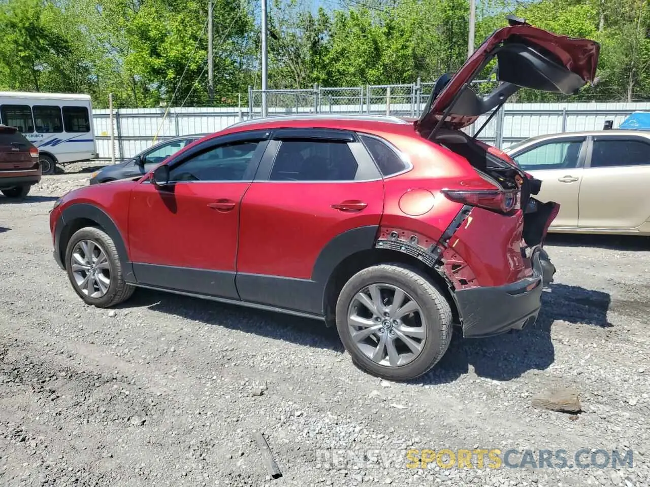 2 Photograph of a damaged car 3MVDMBCLXNM404384 MAZDA CX30 2022