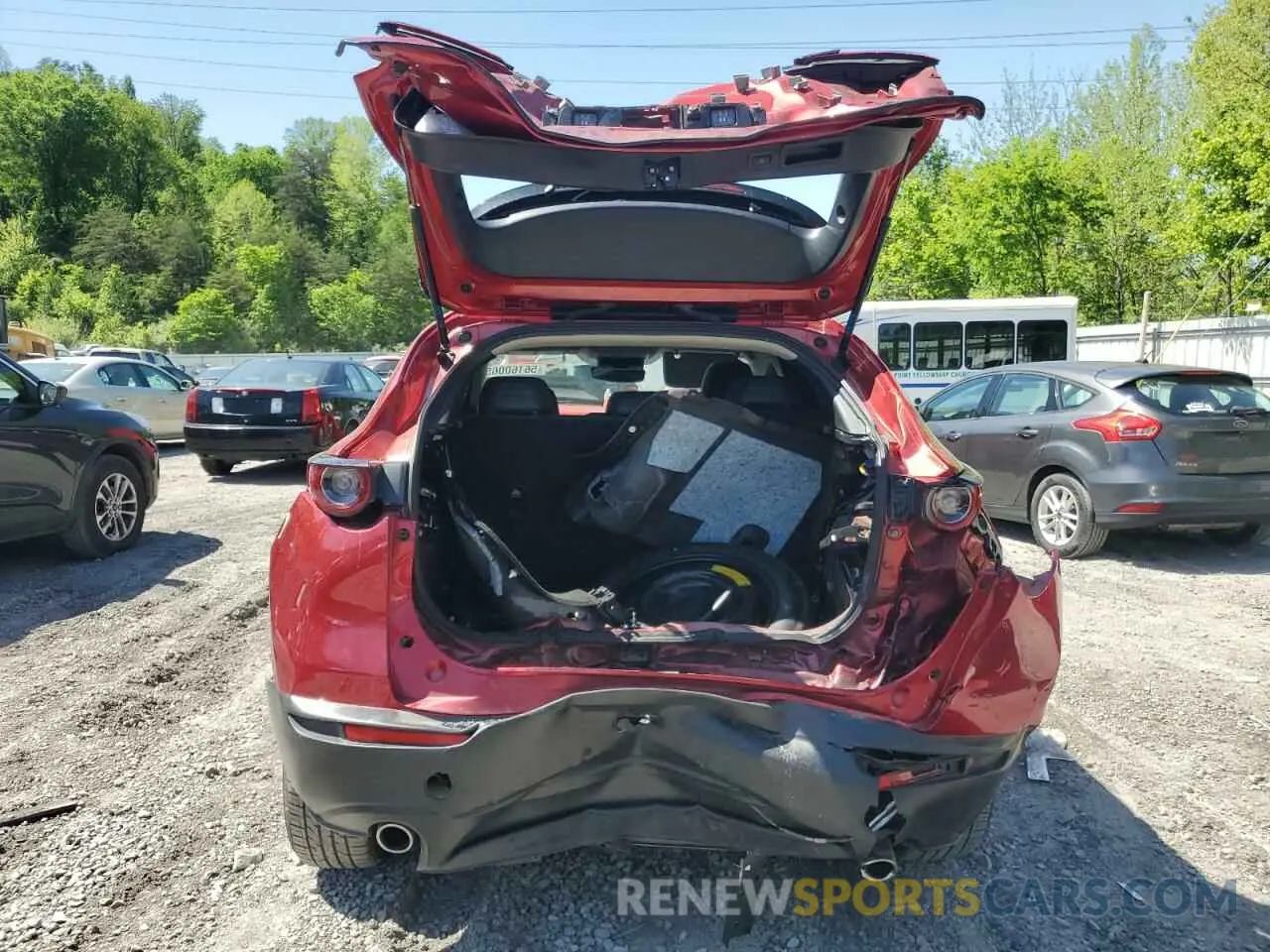 6 Photograph of a damaged car 3MVDMBCLXNM404384 MAZDA CX30 2022