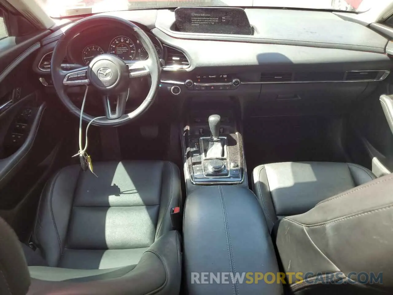 8 Photograph of a damaged car 3MVDMBCLXNM404384 MAZDA CX30 2022