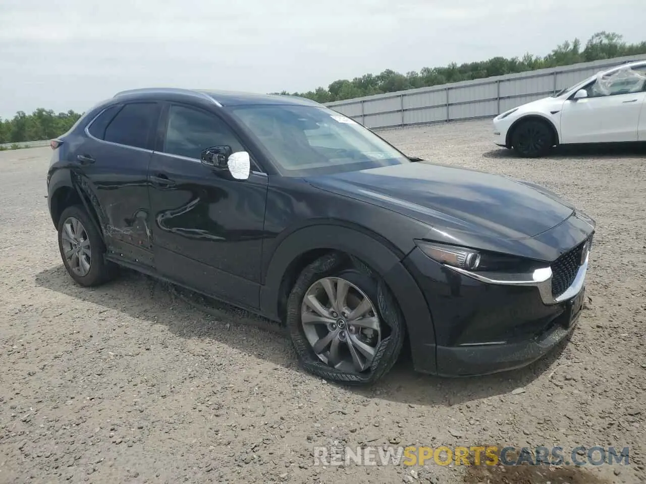 4 Photograph of a damaged car 3MVDMBDL2NM428998 MAZDA CX30 2022