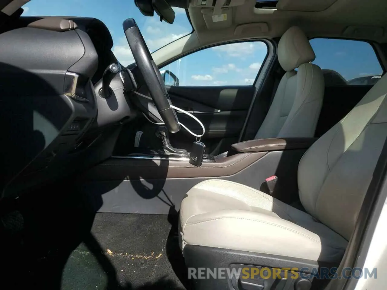 7 Photograph of a damaged car 3MVDMBDL2NM450693 MAZDA CX30 2022