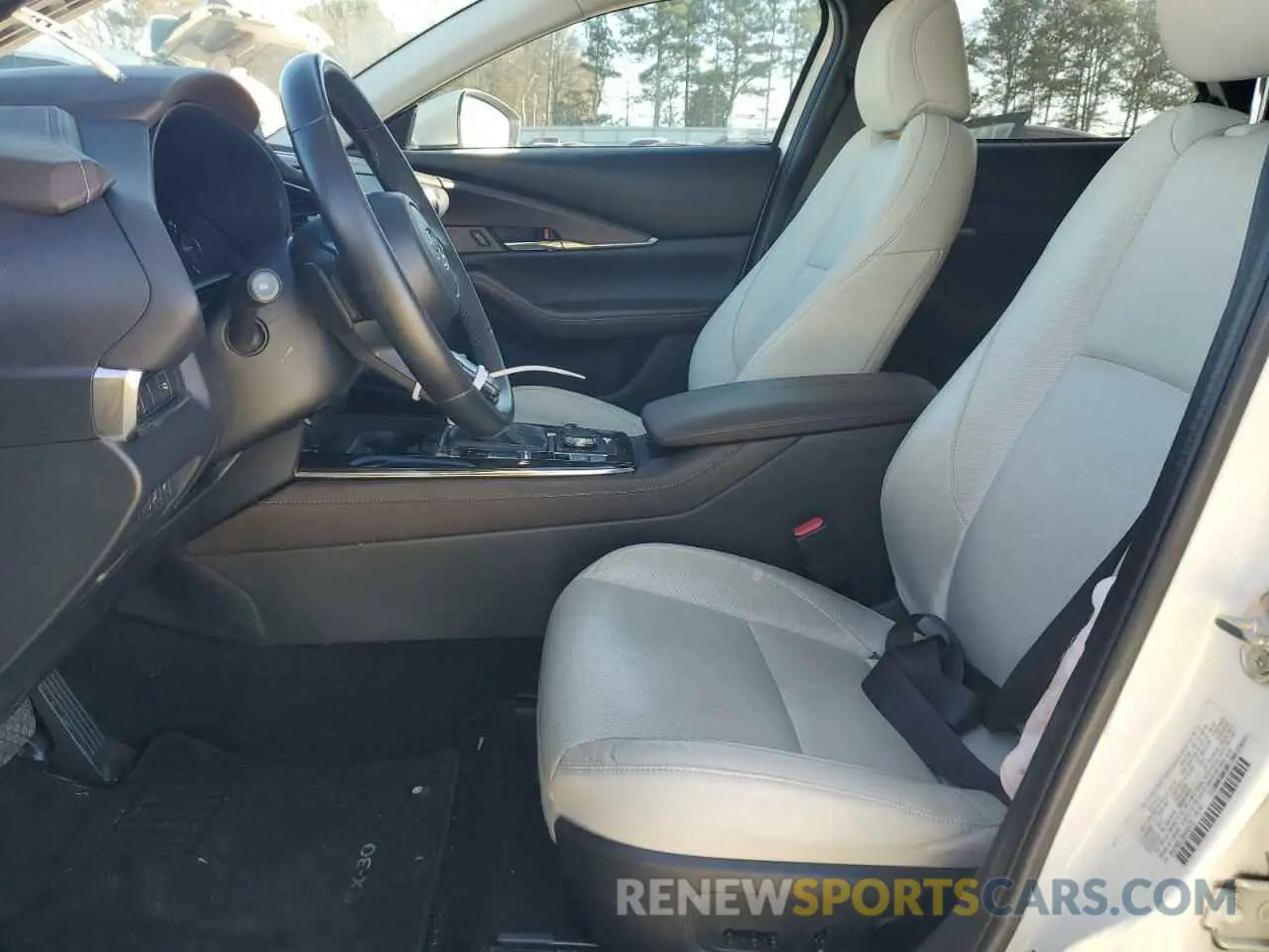7 Photograph of a damaged car 3MVDMBDL8NM445479 MAZDA CX30 2022