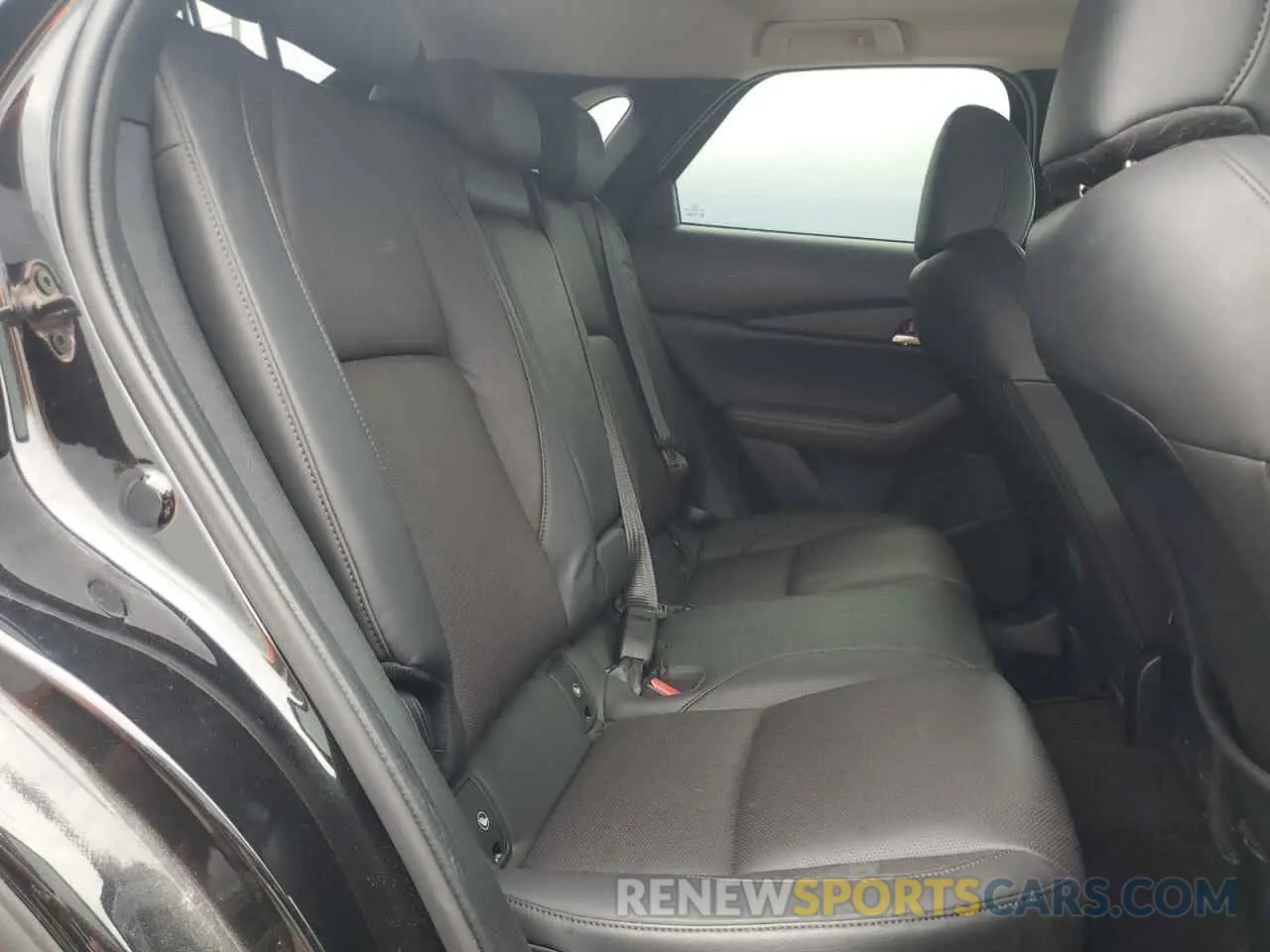 11 Photograph of a damaged car 3MVDMBDL8NM448897 MAZDA CX30 2022