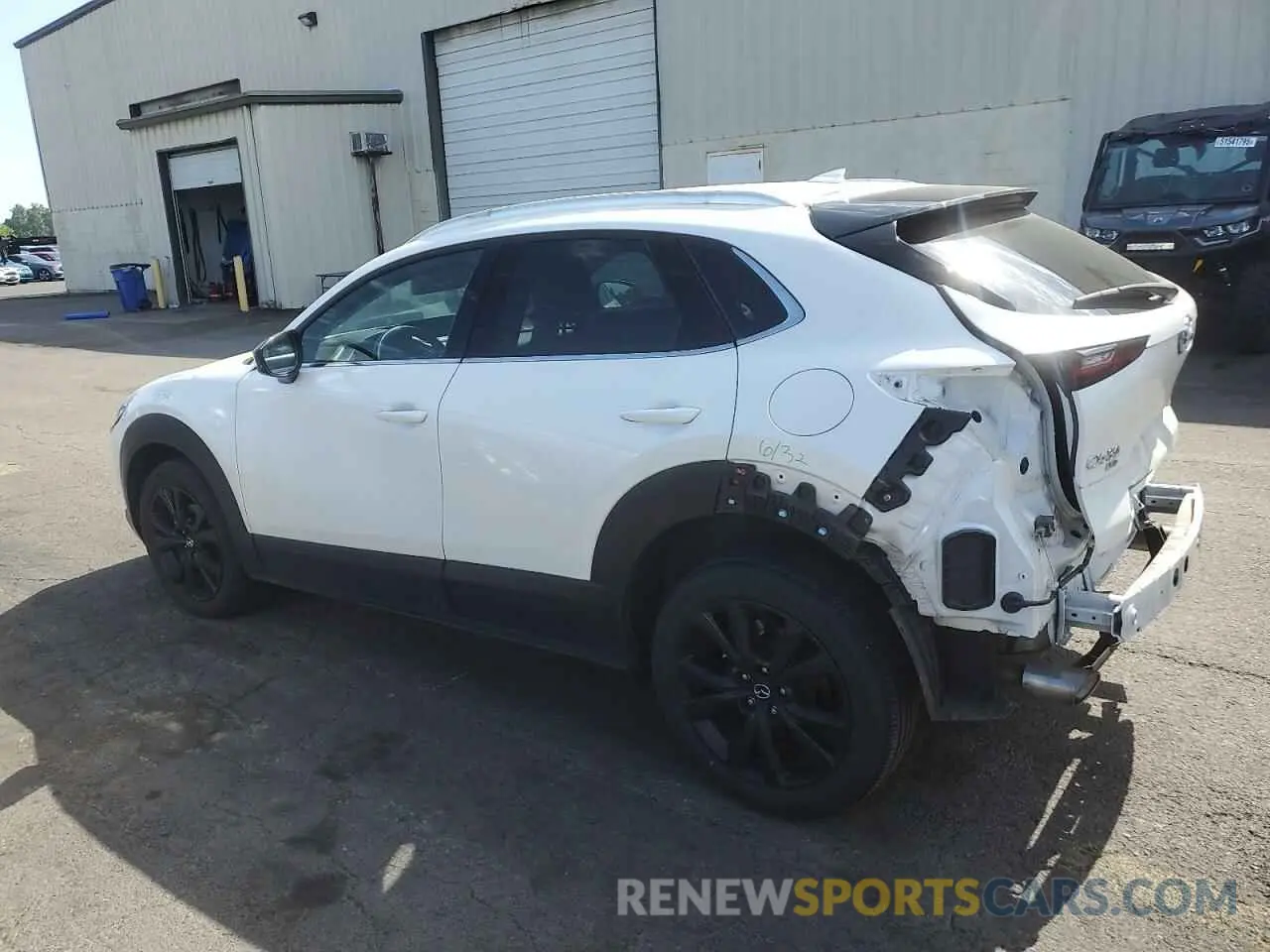 2 Photograph of a damaged car 3MVDMBDY4NM426830 MAZDA CX30 2022