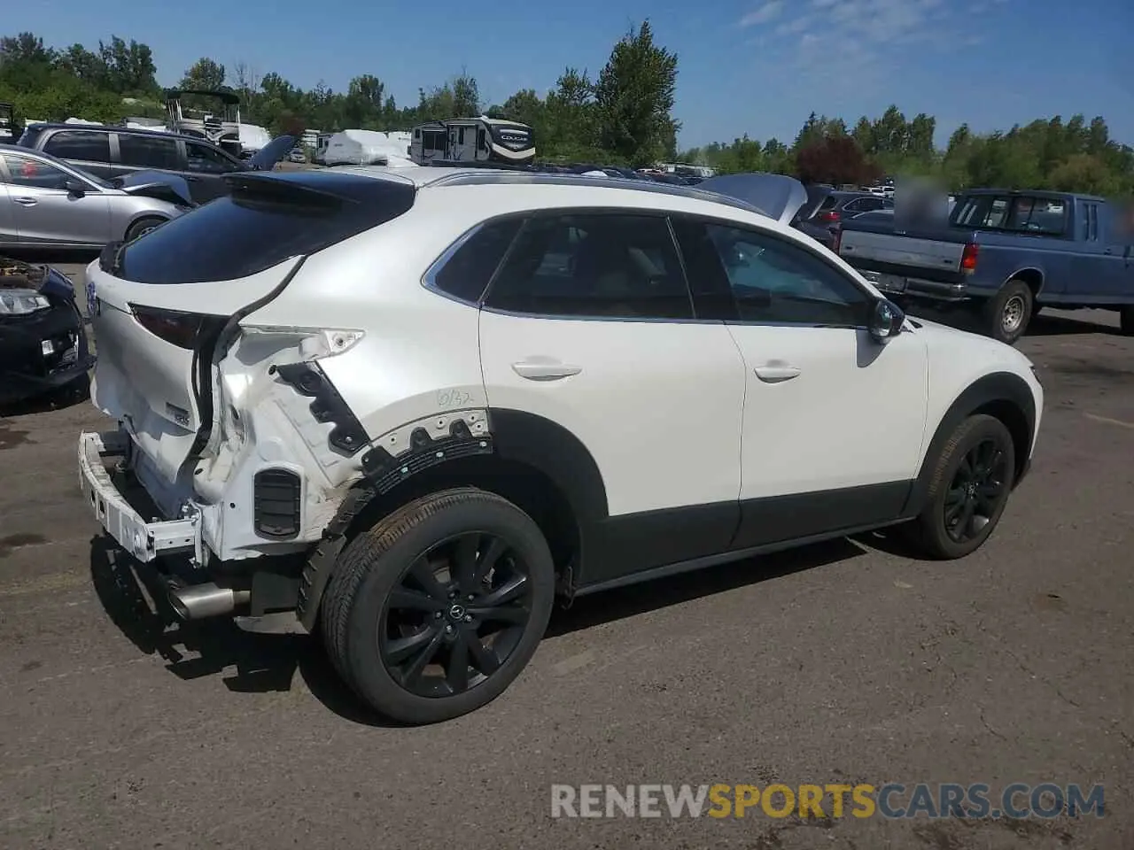 3 Photograph of a damaged car 3MVDMBDY4NM426830 MAZDA CX30 2022