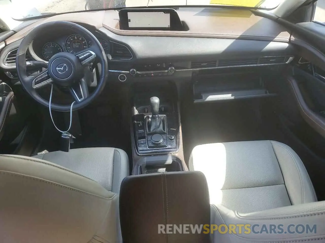 8 Photograph of a damaged car 3MVDMBDY4NM426830 MAZDA CX30 2022