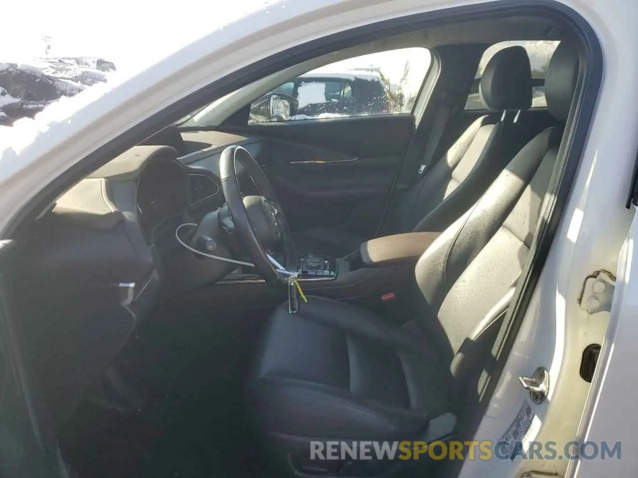 7 Photograph of a damaged car 3MVDMBDY8NM459488 MAZDA CX30 2022