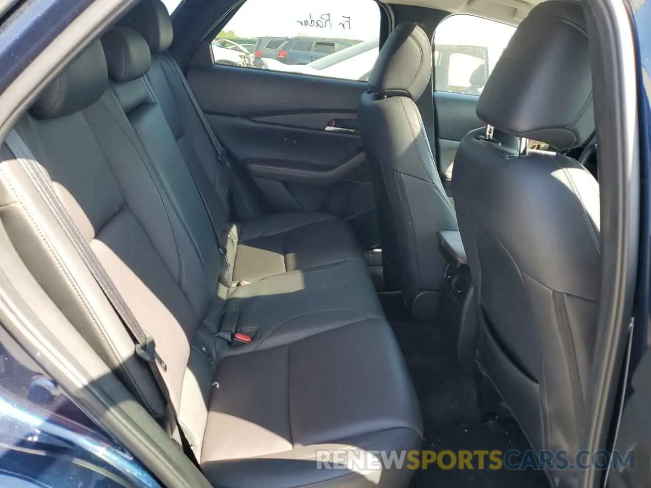 10 Photograph of a damaged car 3MVDMBDYXNM452798 MAZDA CX30 2022