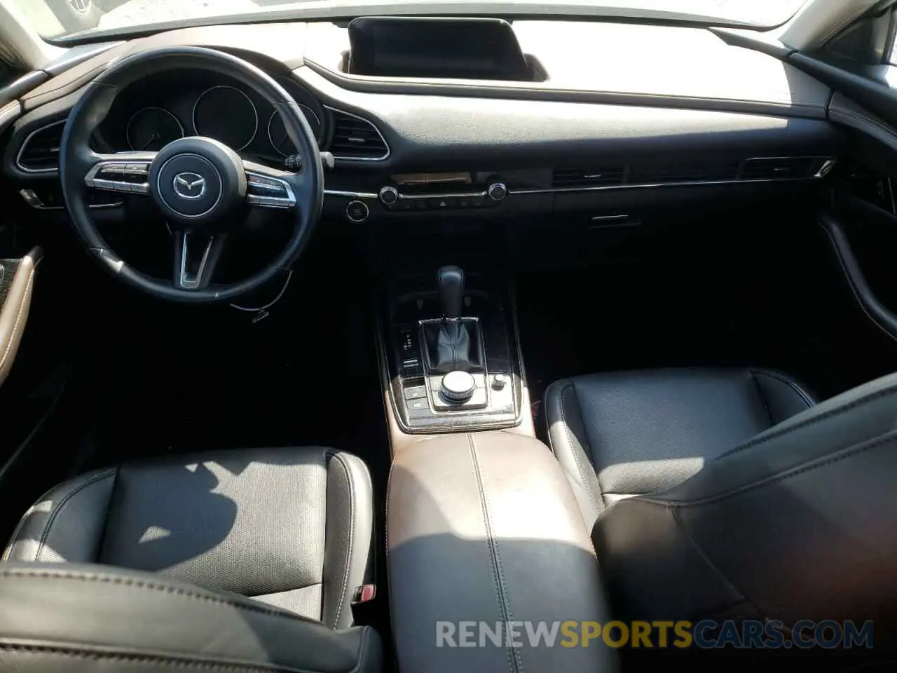 8 Photograph of a damaged car 3MVDMBDYXNM452798 MAZDA CX30 2022