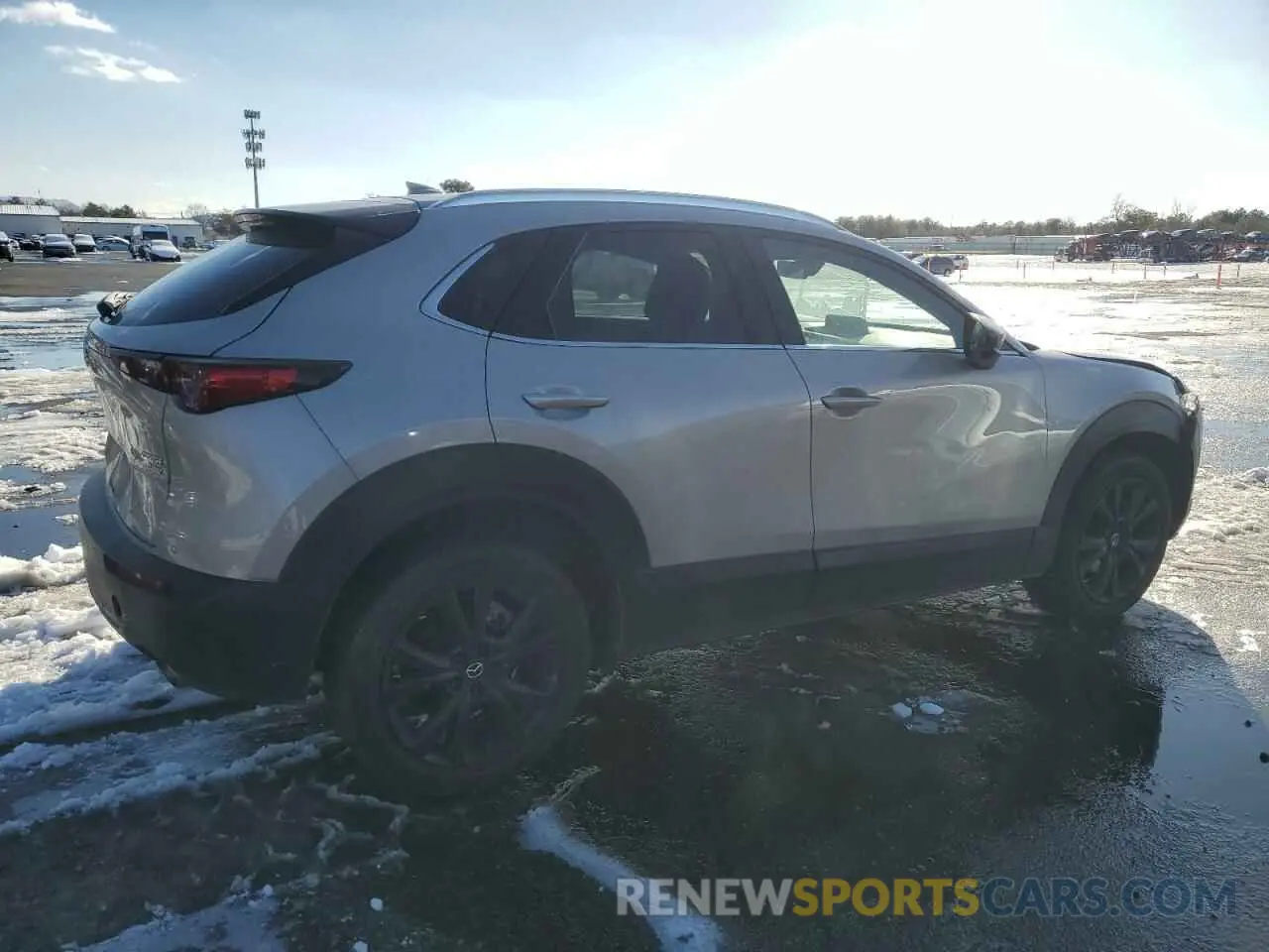 3 Photograph of a damaged car 3MVDMBEY2NM441115 MAZDA CX30 2022