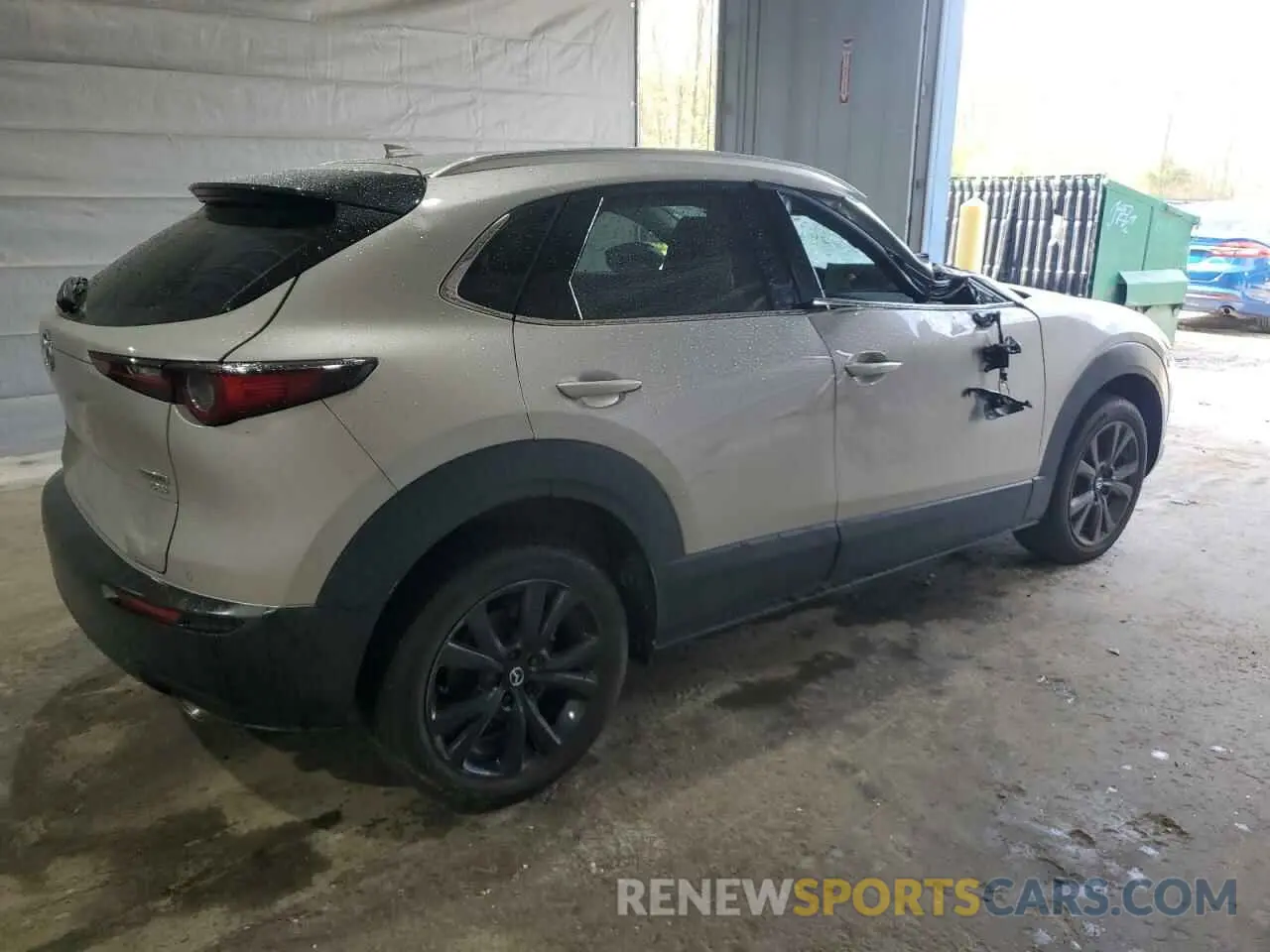 3 Photograph of a damaged car 3MVDMBEY7NM434435 MAZDA CX30 2022