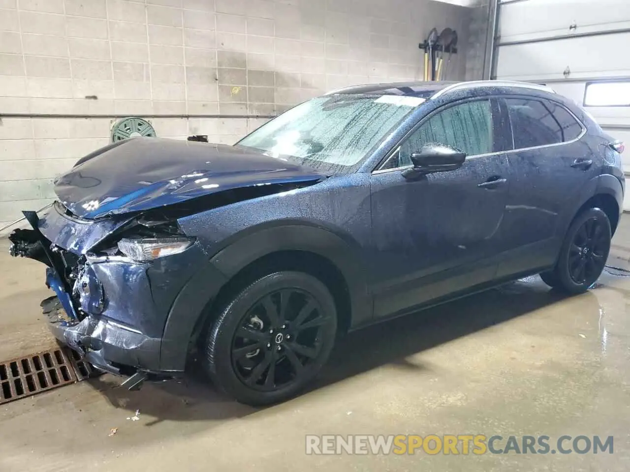 1 Photograph of a damaged car 3MVDMBEYXNM419525 MAZDA CX30 2022