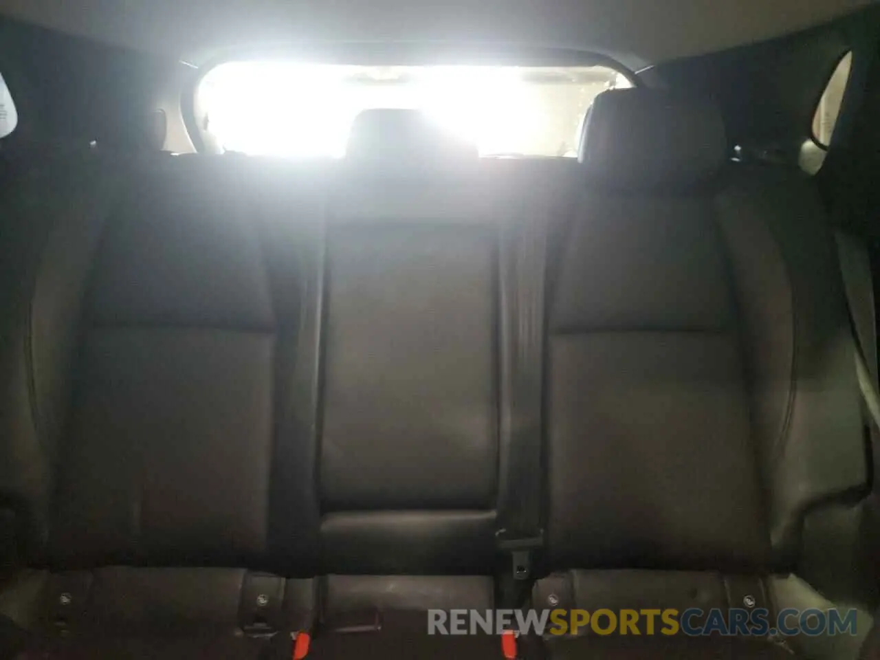 10 Photograph of a damaged car 3MVDMBEYXNM419525 MAZDA CX30 2022