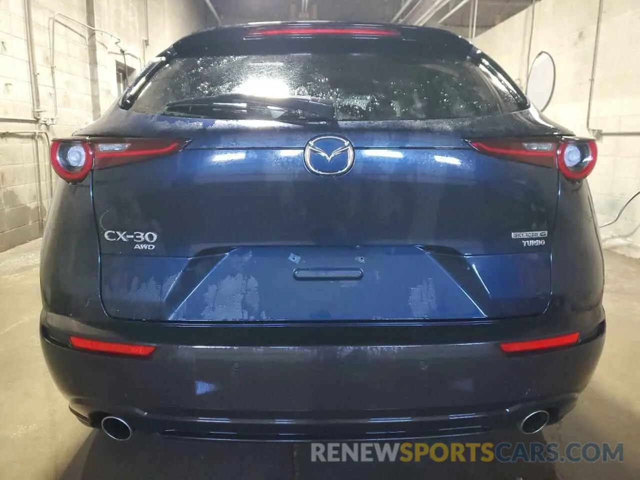 6 Photograph of a damaged car 3MVDMBEYXNM419525 MAZDA CX30 2022
