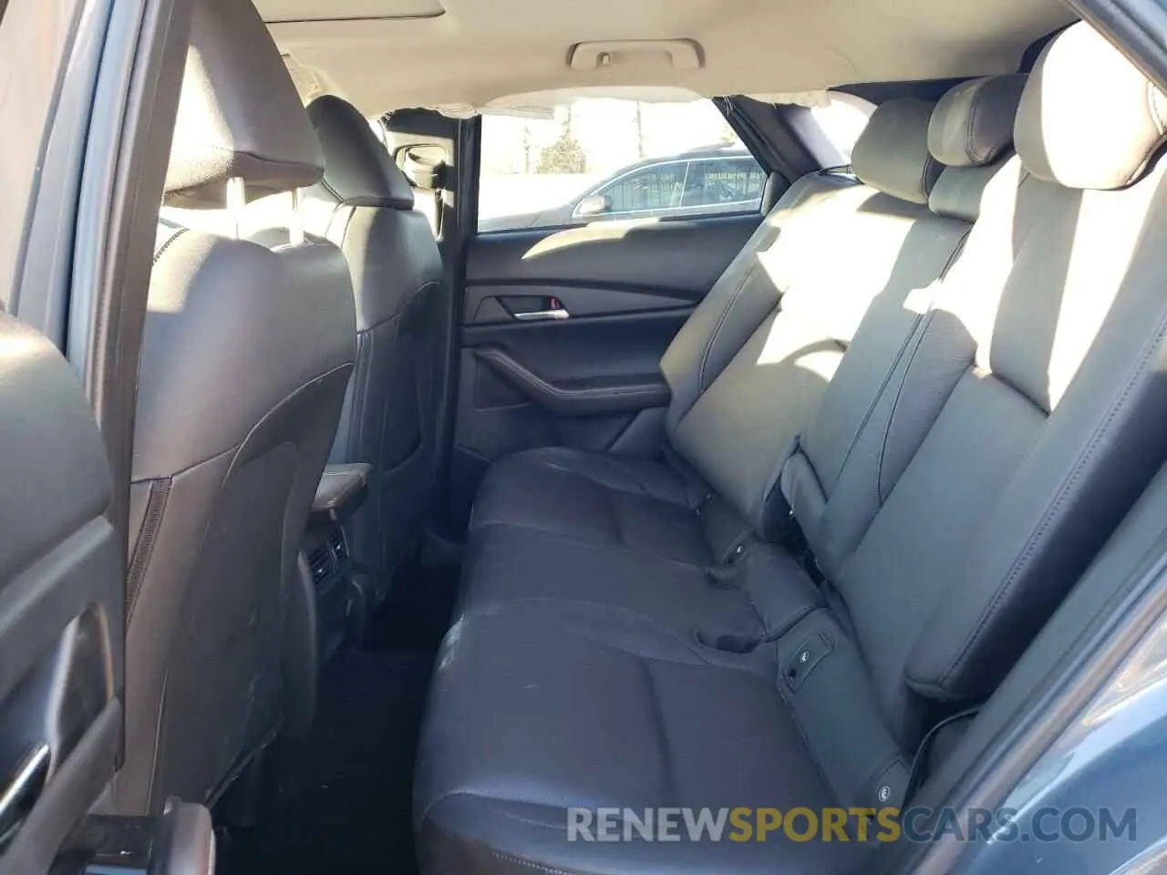 11 Photograph of a damaged car 3MVDMBEYXNM438365 MAZDA CX30 2022