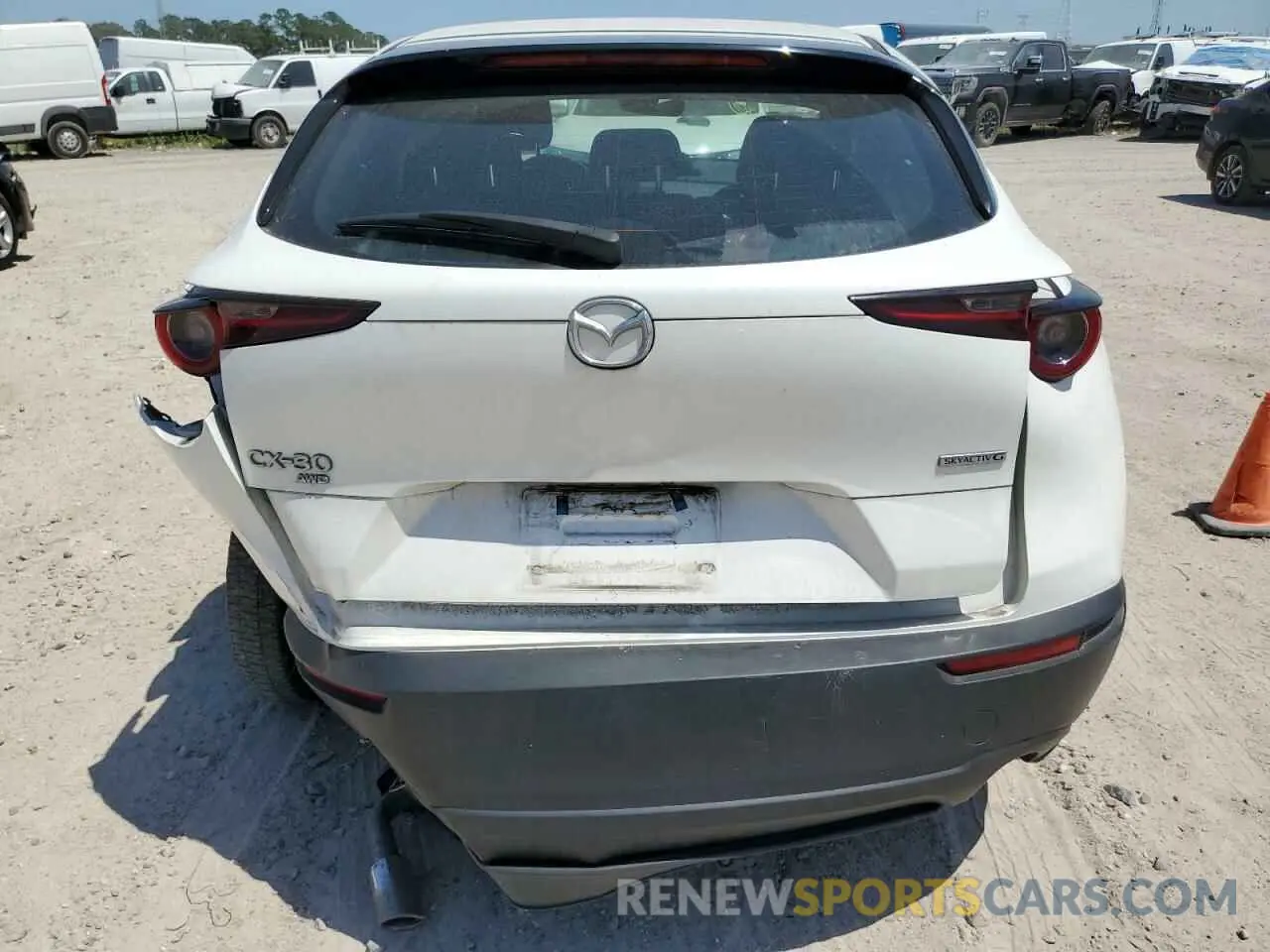 6 Photograph of a damaged car 3MVDMBAM3PM575394 MAZDA CX30 2023