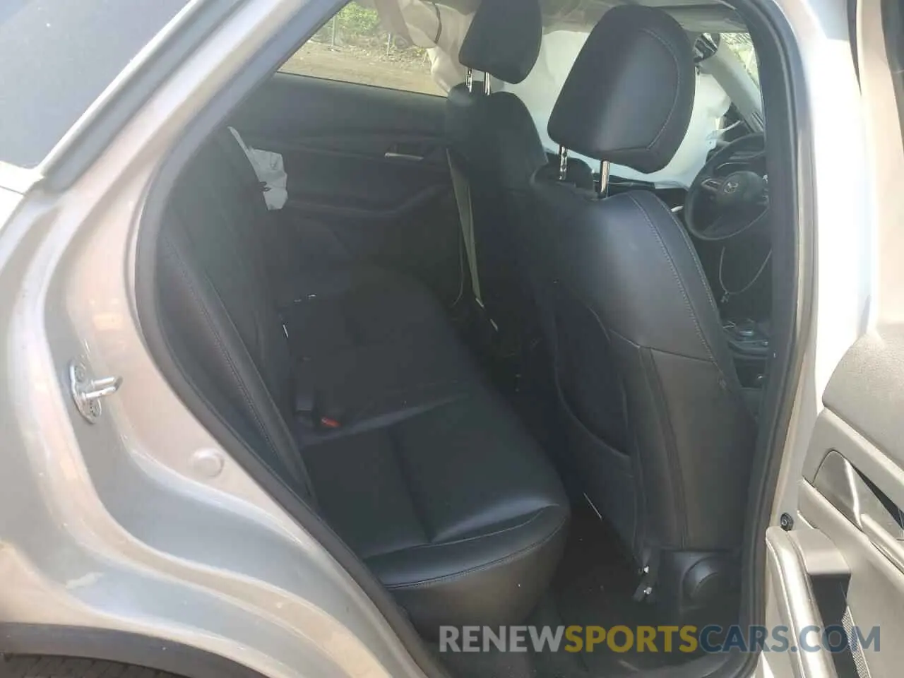 10 Photograph of a damaged car 3MVDMBBM2PM516481 MAZDA CX30 2023