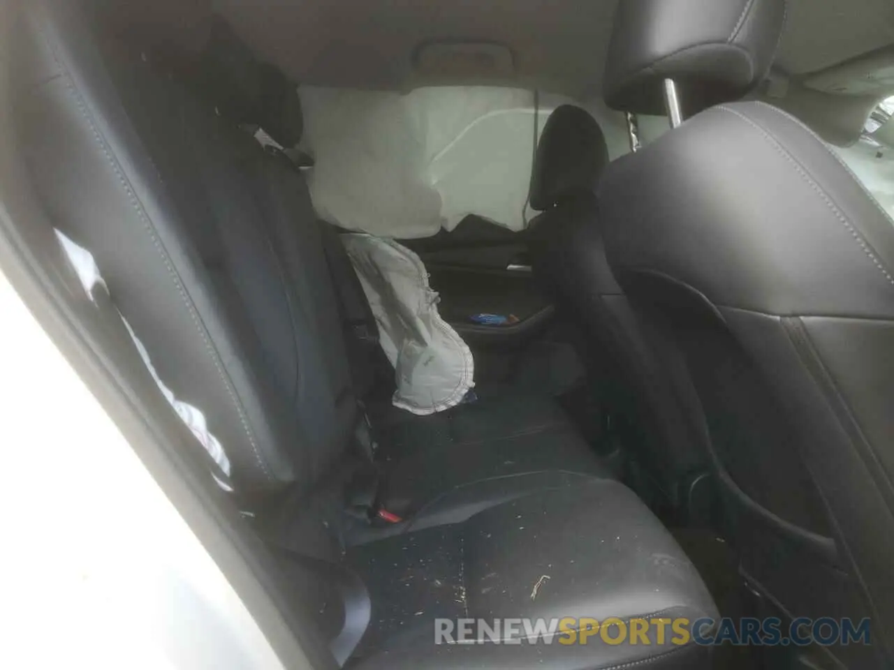 11 Photograph of a damaged car 3MVDMBBM4PM575967 MAZDA CX30 2023