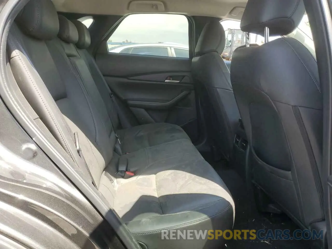 10 Photograph of a damaged car 3MVDMBBM8PM540414 MAZDA CX30 2023