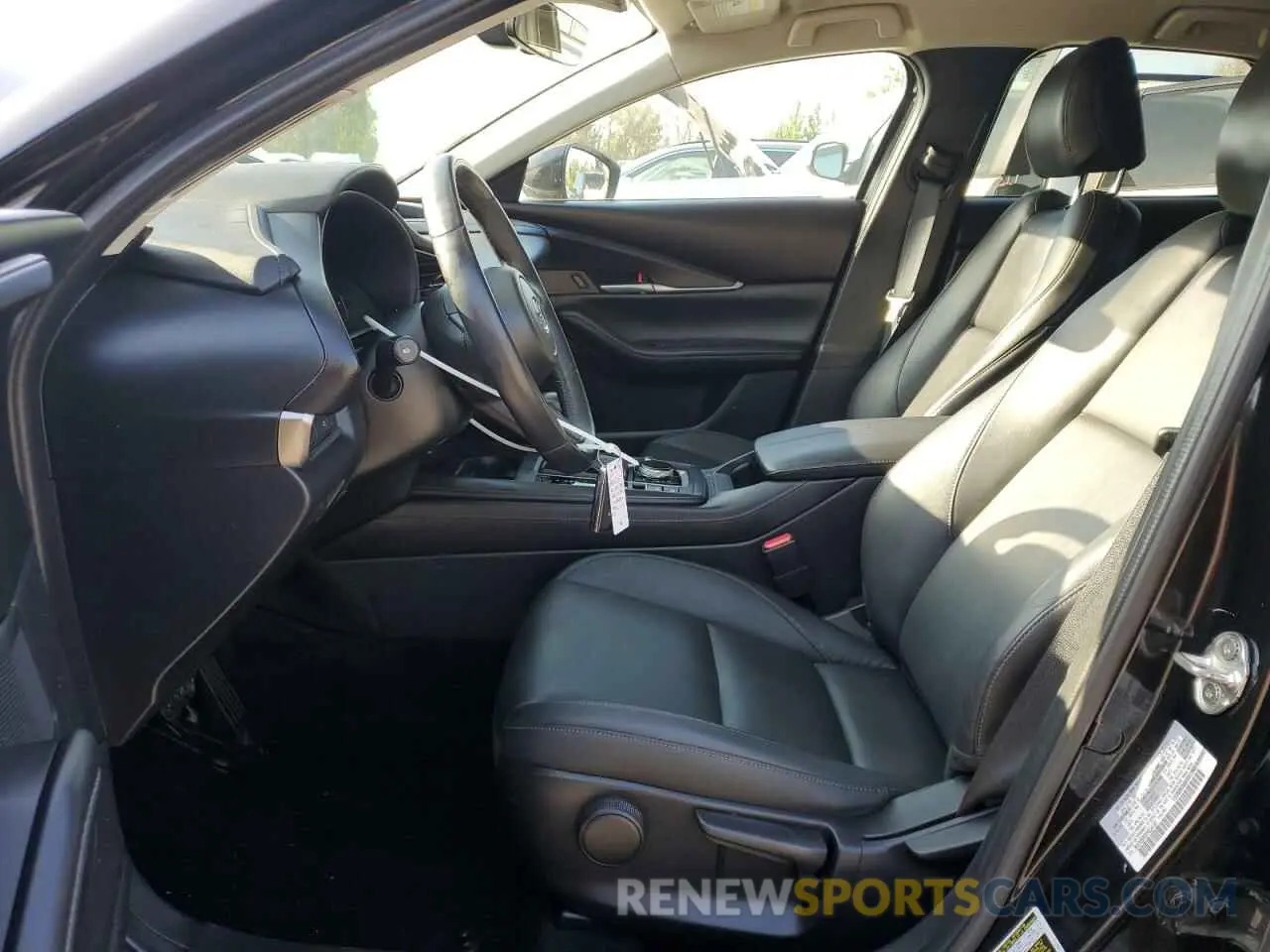 7 Photograph of a damaged car 3MVDMBBM9PM524187 MAZDA CX30 2023