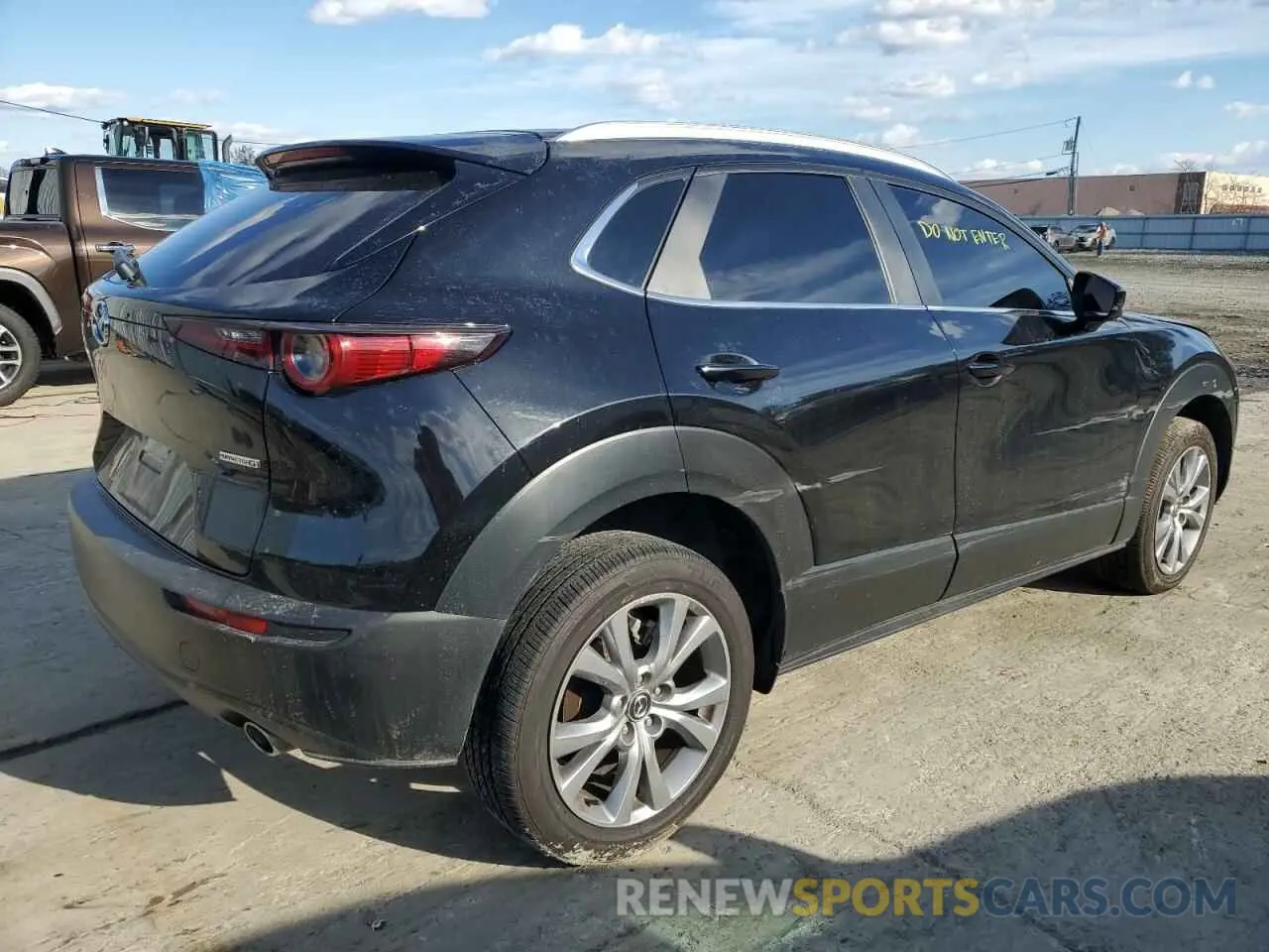 3 Photograph of a damaged car 3MVDMBBMXPM568456 MAZDA CX30 2023