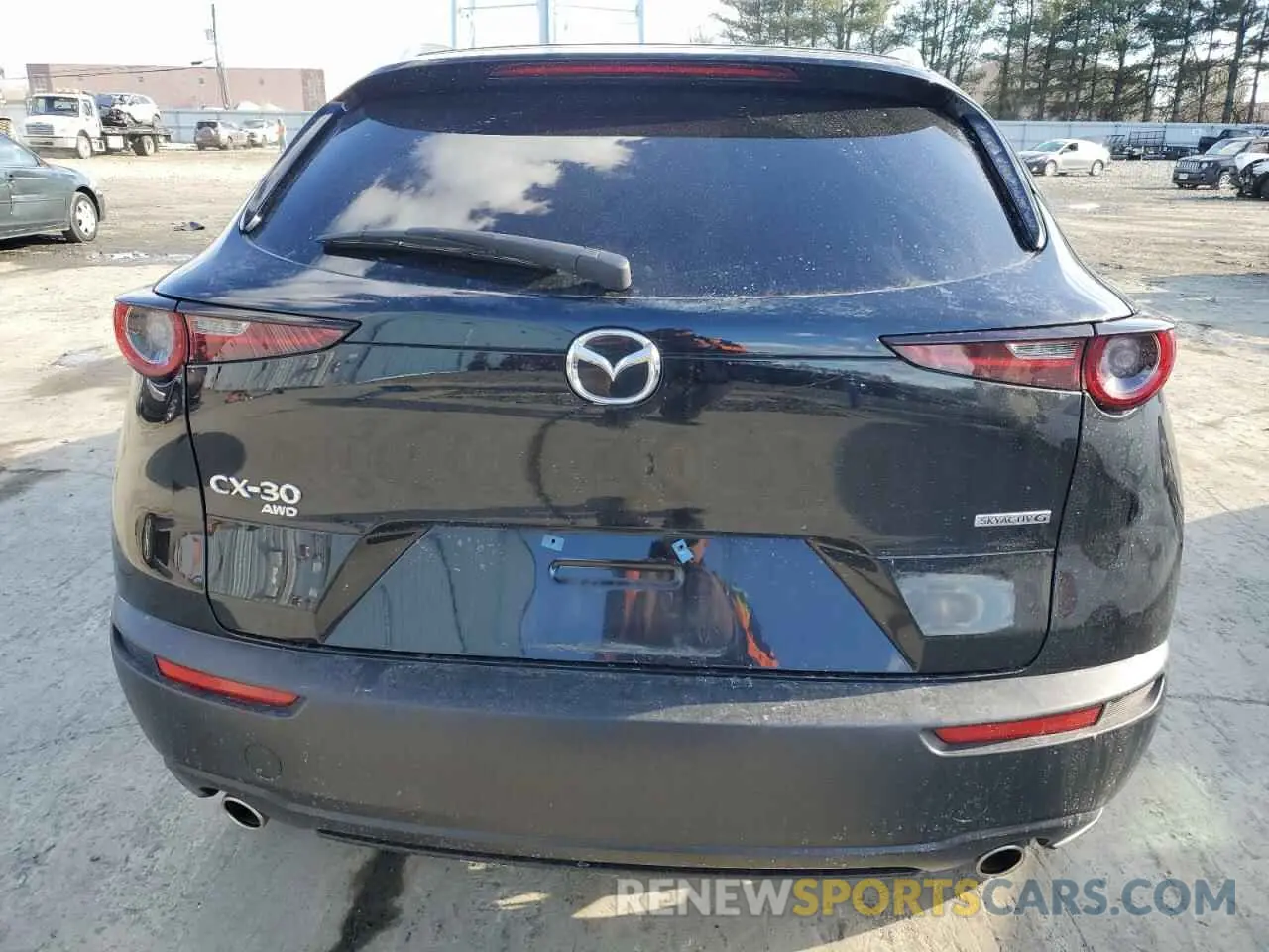 6 Photograph of a damaged car 3MVDMBBMXPM568456 MAZDA CX30 2023