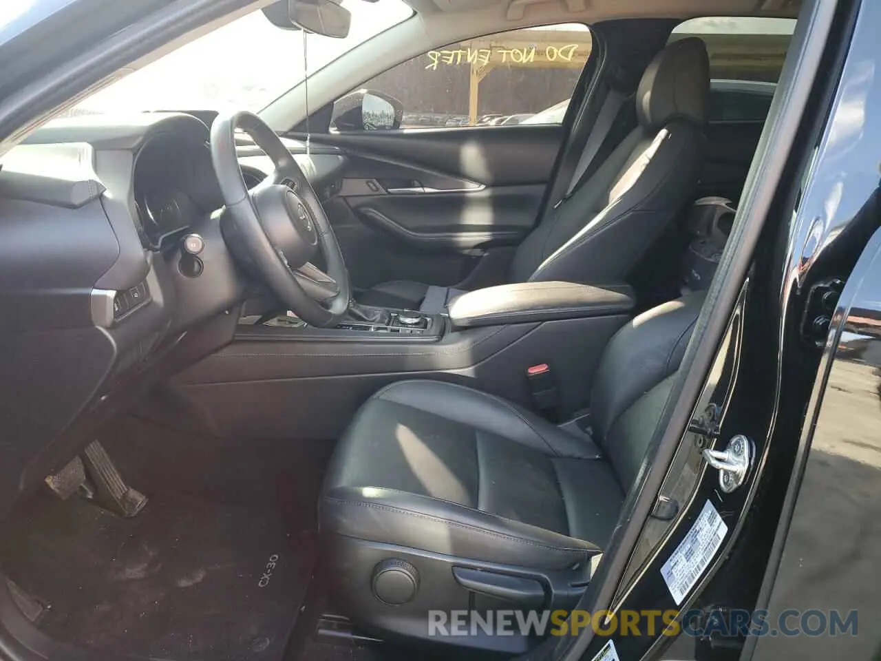 7 Photograph of a damaged car 3MVDMBBMXPM568456 MAZDA CX30 2023