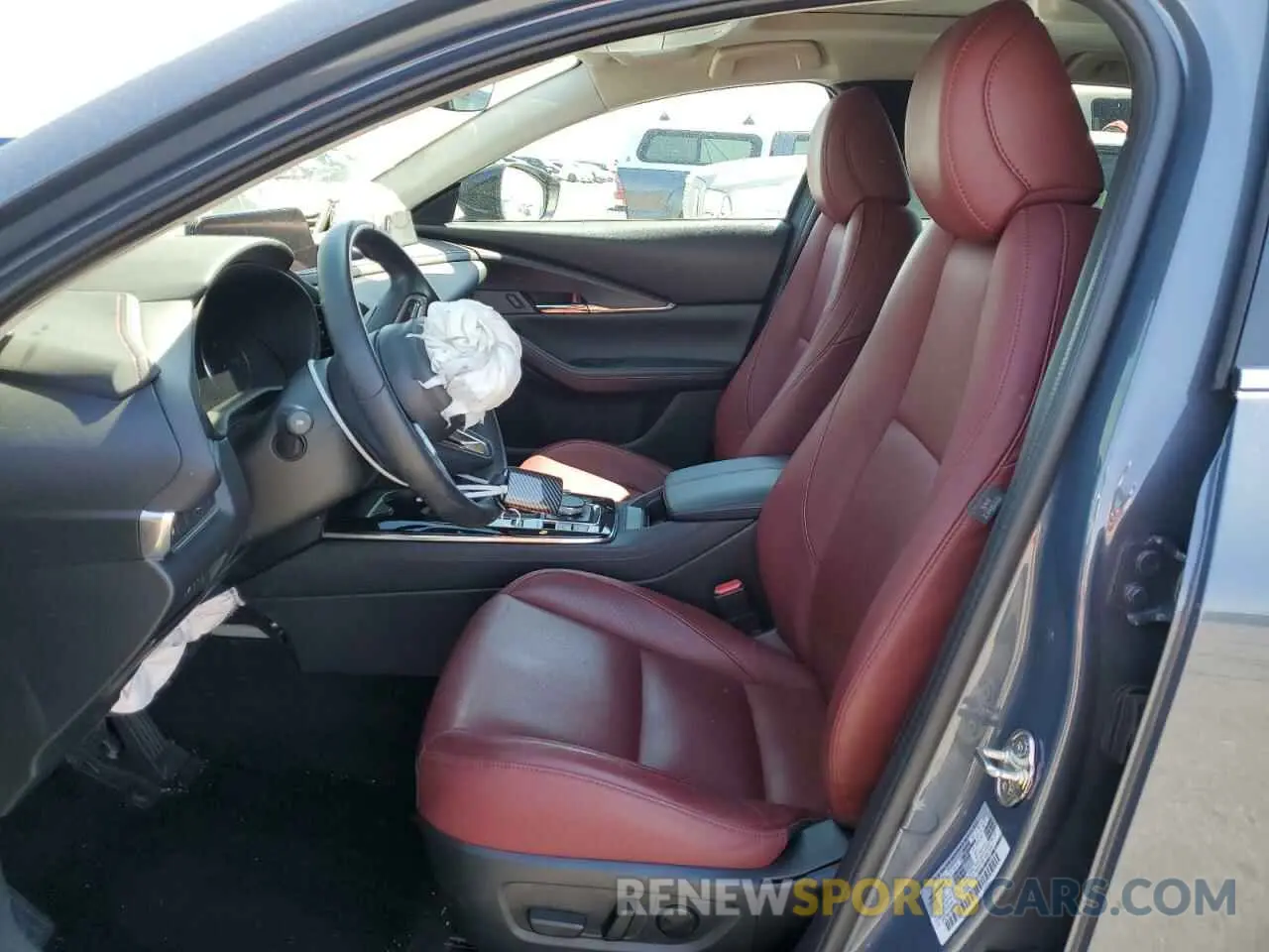7 Photograph of a damaged car 3MVDMBCM0PM542768 MAZDA CX30 2023