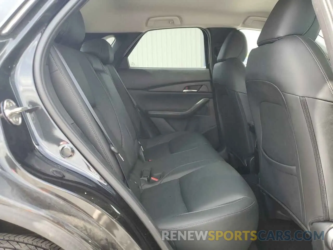 11 Photograph of a damaged car 3MVDMBCM2PM572015 MAZDA CX30 2023
