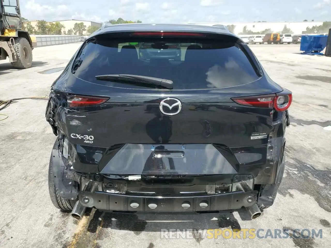 6 Photograph of a damaged car 3MVDMBCM2PM572015 MAZDA CX30 2023