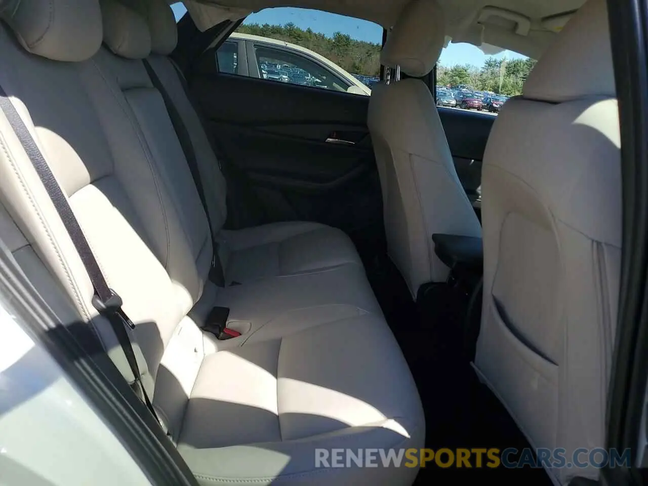 11 Photograph of a damaged car 3MVDMBCMXPM547654 MAZDA CX30 2023
