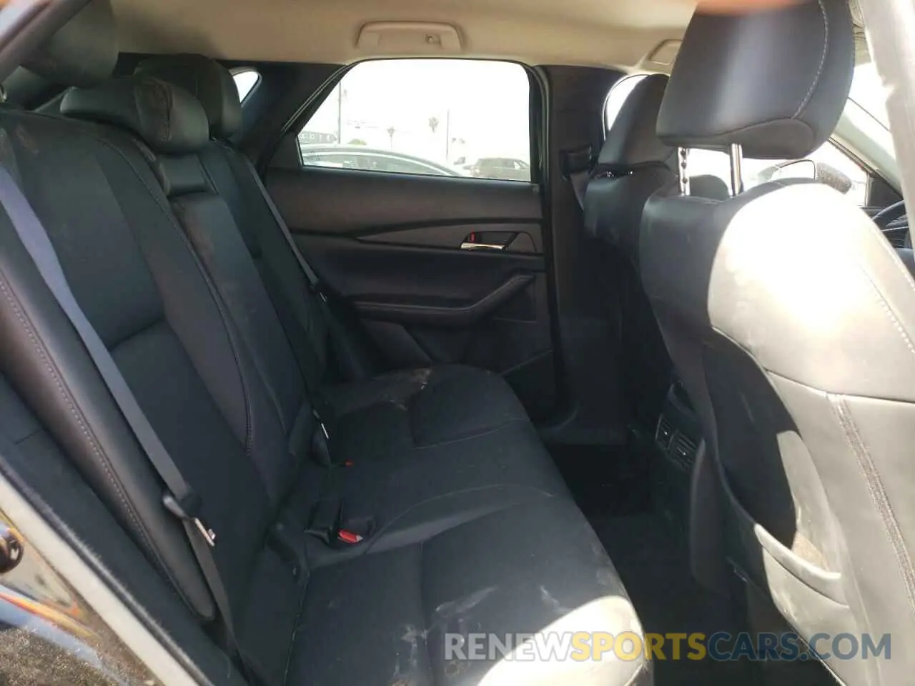 11 Photograph of a damaged car 3MVDMBCMXPM550988 MAZDA CX30 2023