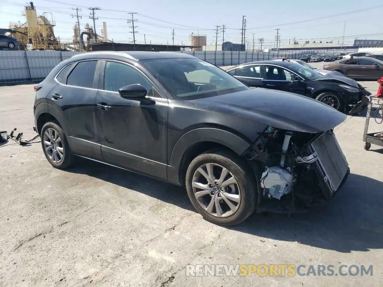 4 Photograph of a damaged car 3MVDMBCMXPM550988 MAZDA CX30 2023