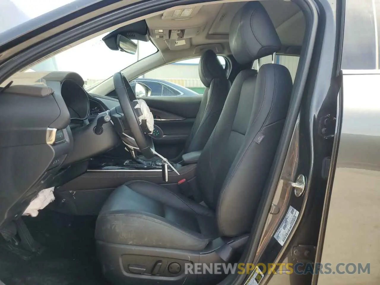 7 Photograph of a damaged car 3MVDMBDM9PM558451 MAZDA CX30 2023