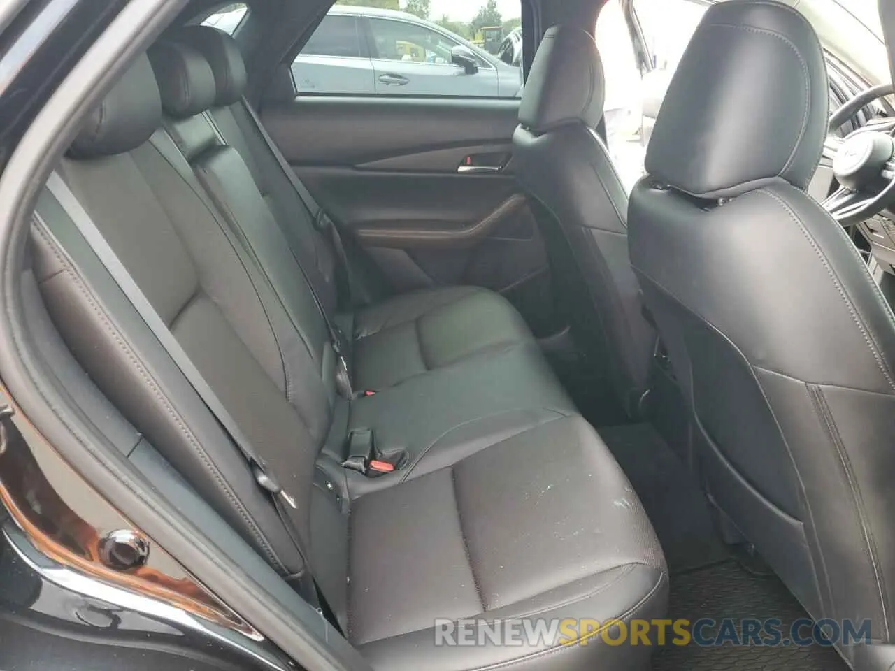11 Photograph of a damaged car 3MVDMBDY0PM527107 MAZDA CX30 2023