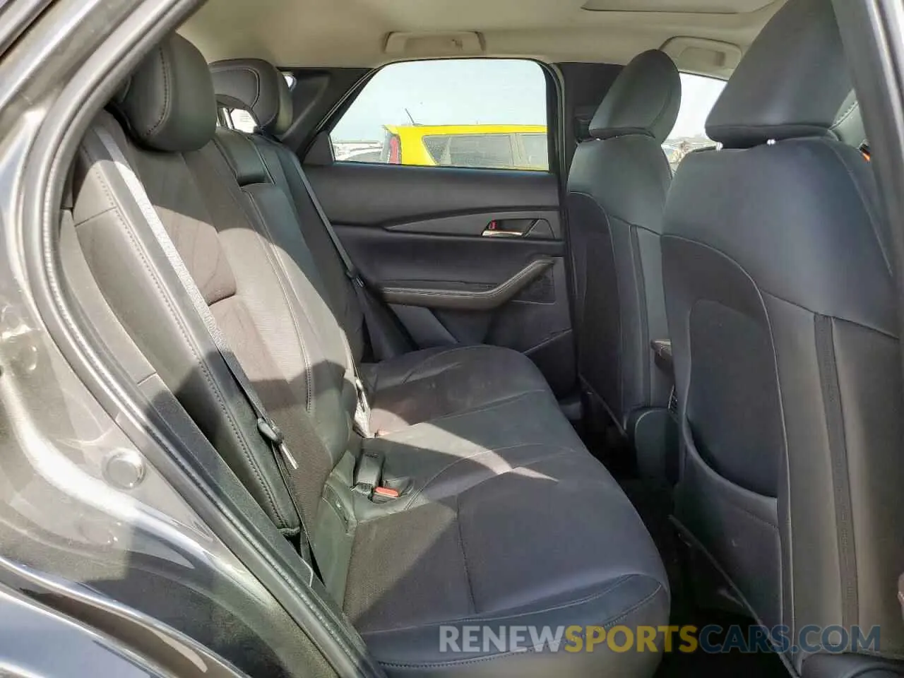 11 Photograph of a damaged car 3MVDMBEY6PM500458 MAZDA CX30 2023