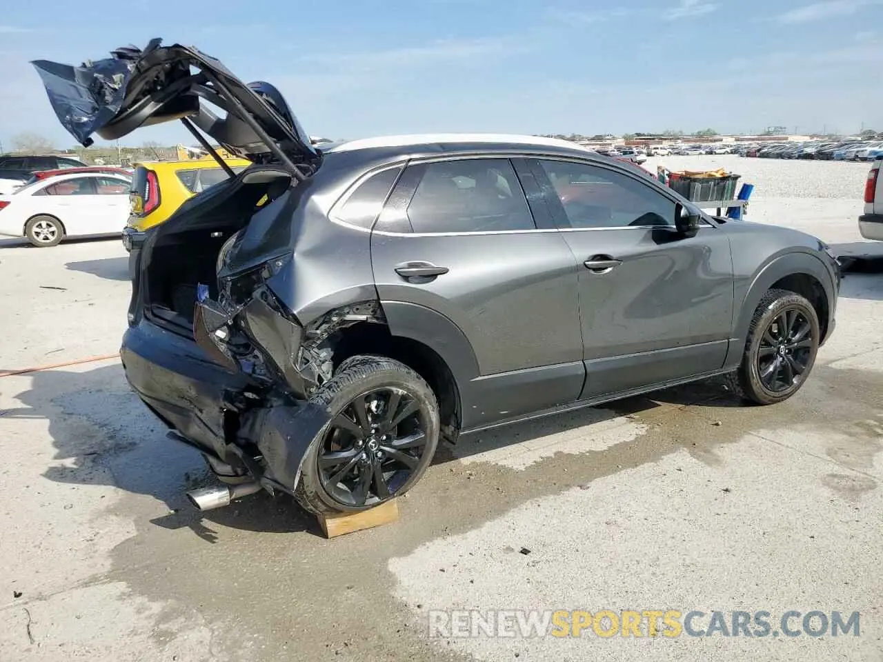 3 Photograph of a damaged car 3MVDMBEY6PM500458 MAZDA CX30 2023