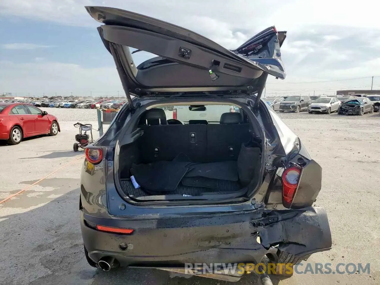 6 Photograph of a damaged car 3MVDMBEY6PM500458 MAZDA CX30 2023