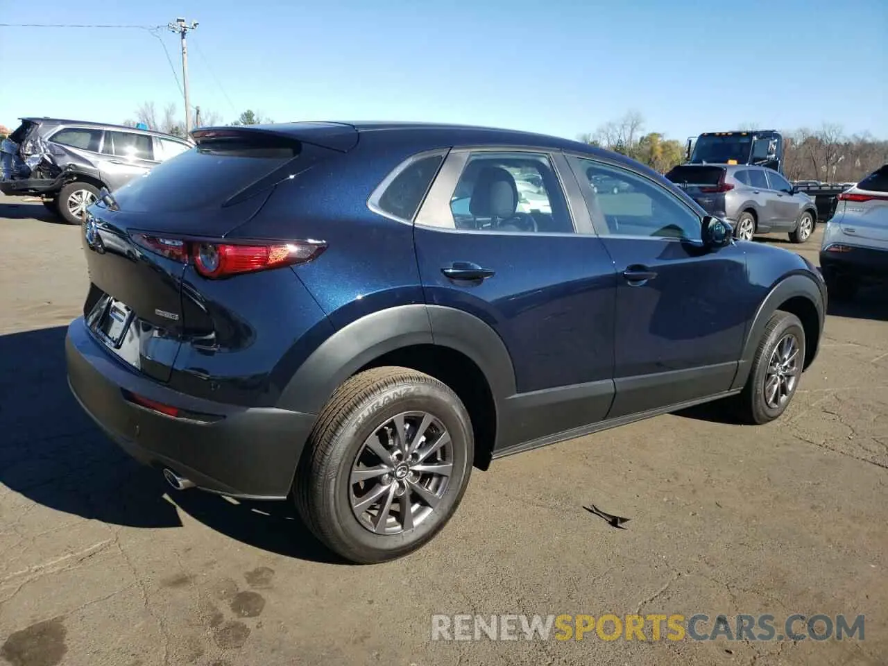 3 Photograph of a damaged car 3MVDMBAM0RM607611 MAZDA CX30 2024