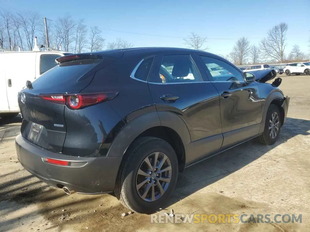 3 Photograph of a damaged car 3MVDMBAM0RM635991 MAZDA CX30 2024