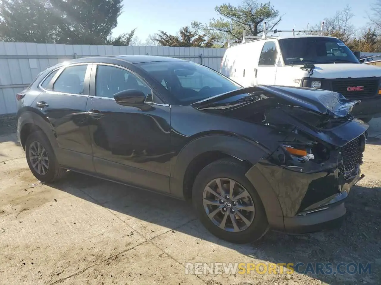 4 Photograph of a damaged car 3MVDMBAM0RM635991 MAZDA CX30 2024