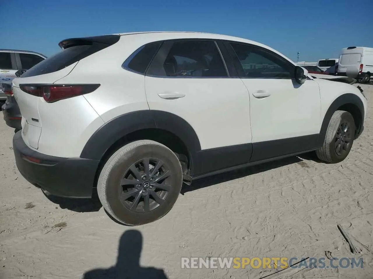 3 Photograph of a damaged car 3MVDMBAM2RM639704 MAZDA CX30 2024