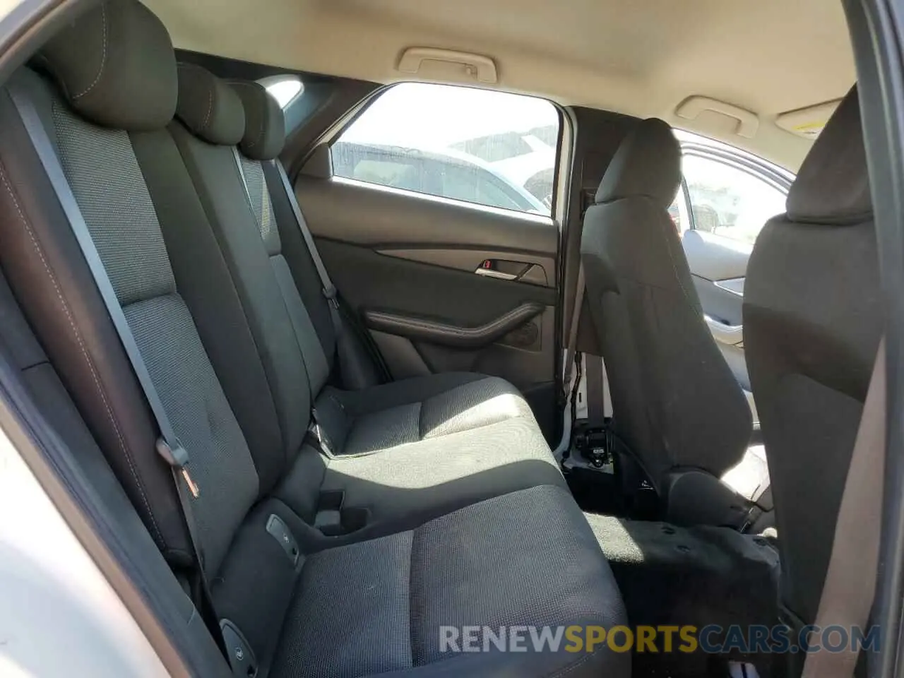 11 Photograph of a damaged car 3MVDMBAM3RM628145 MAZDA CX30 2024