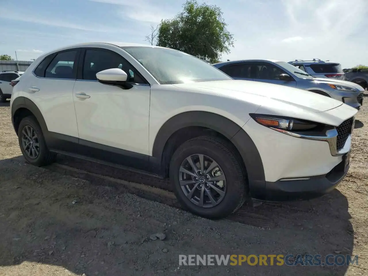 4 Photograph of a damaged car 3MVDMBAM3RM628145 MAZDA CX30 2024