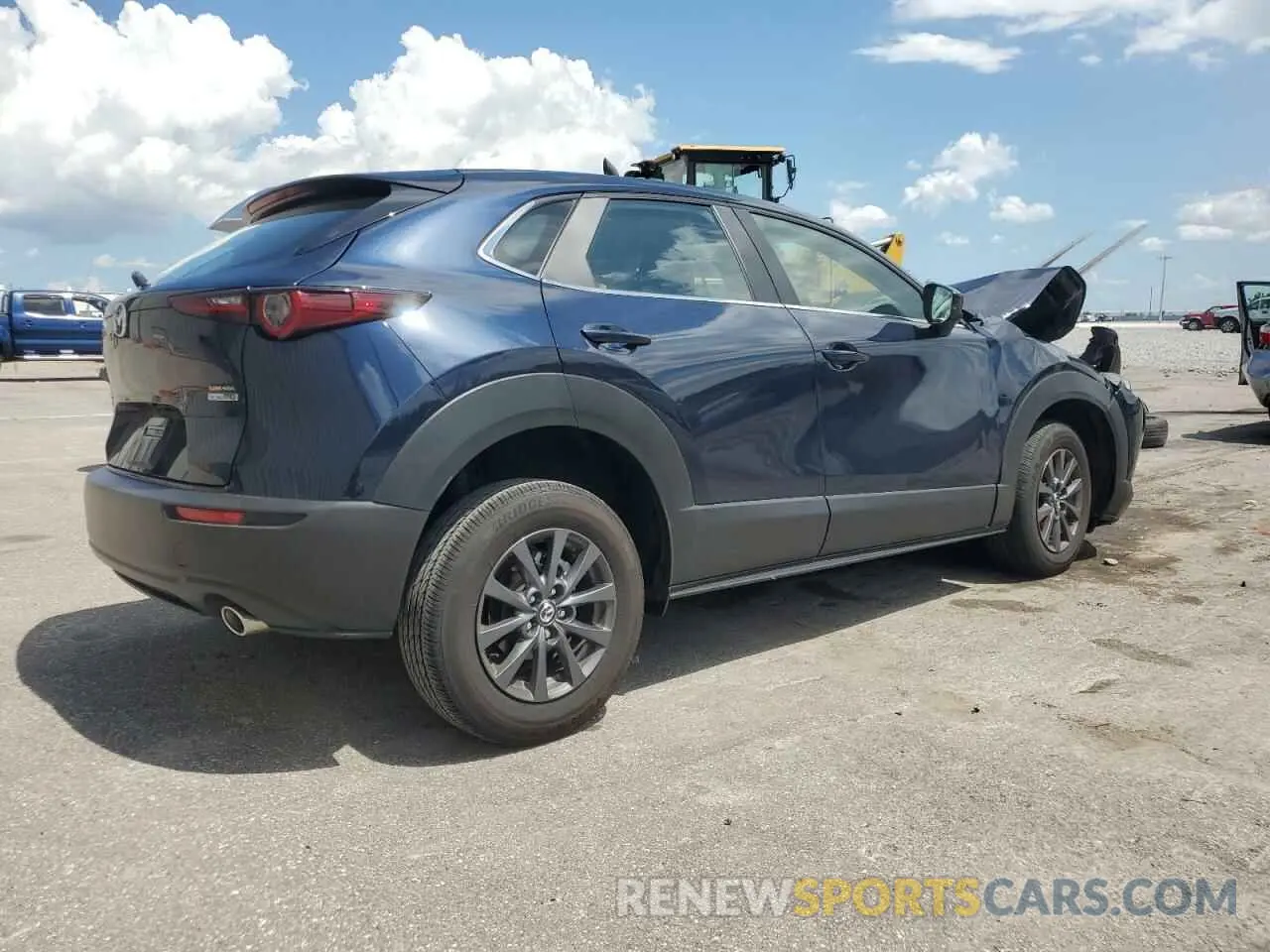 3 Photograph of a damaged car 3MVDMBAM4RM617719 MAZDA CX30 2024